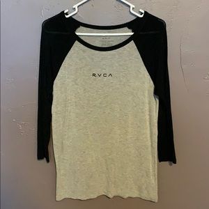 Mid length sleeve shirt